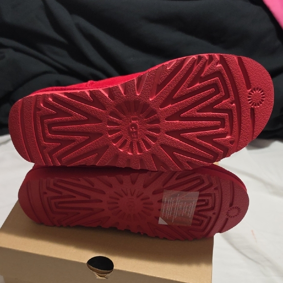 UGG (No Box) - Picture 5 of 5